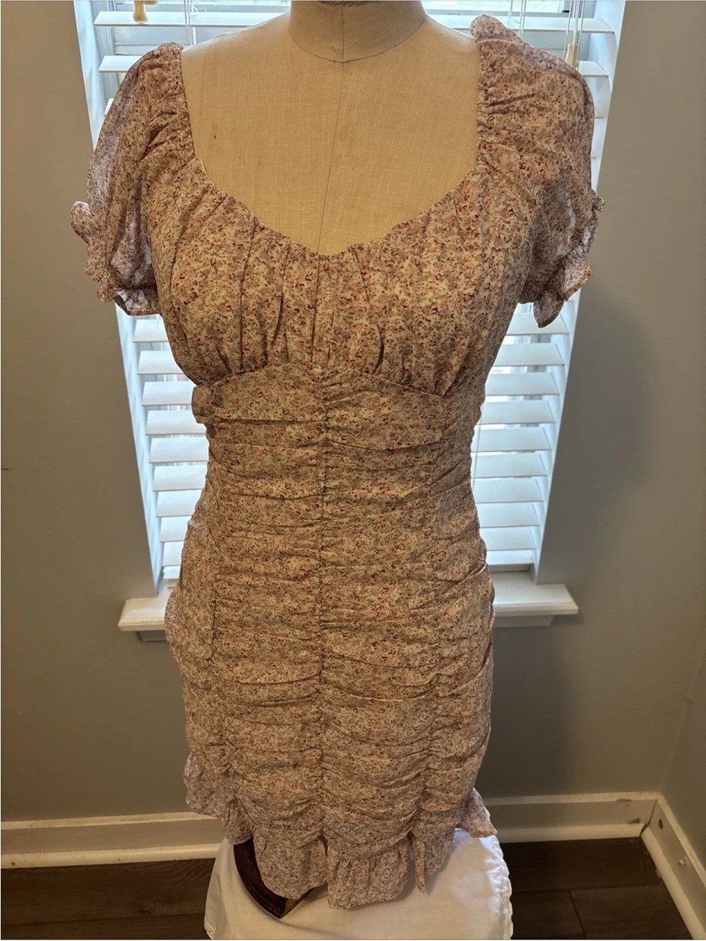 Storia Pink Floral Ruched Puff-Sleeve Dress